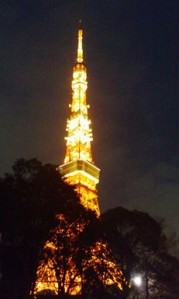 東京タワーの真下を走って帰ります